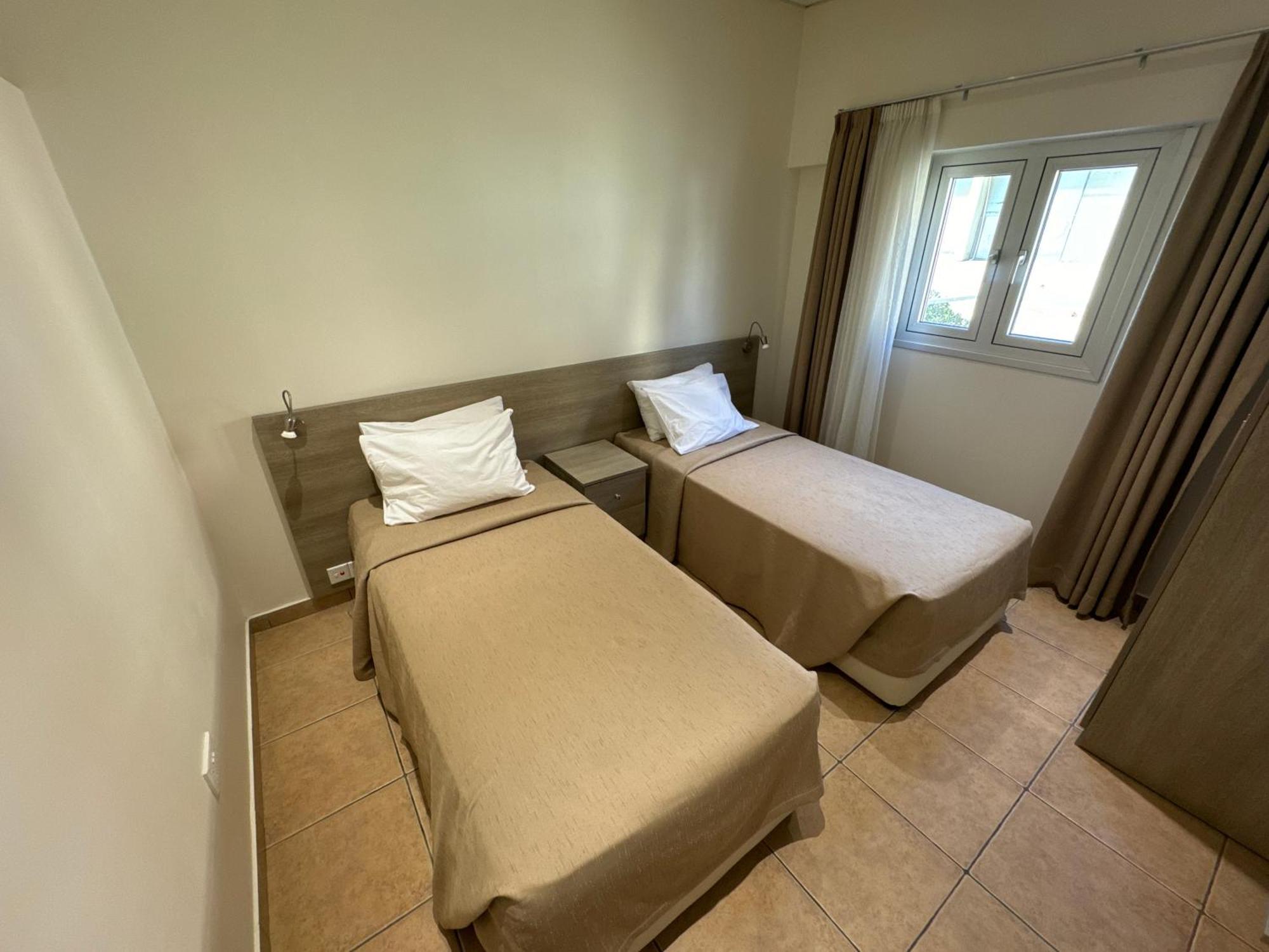 Topikos Apartments Ayía Nápa Chambre photo
