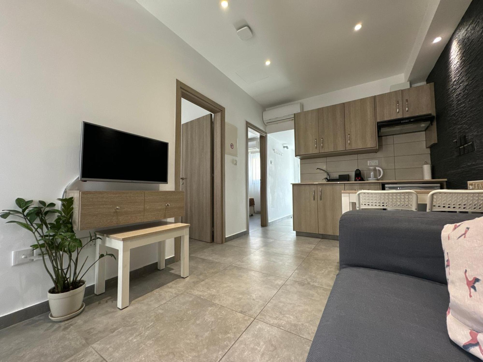 Topikos Apartments Ayía Nápa Extérieur photo