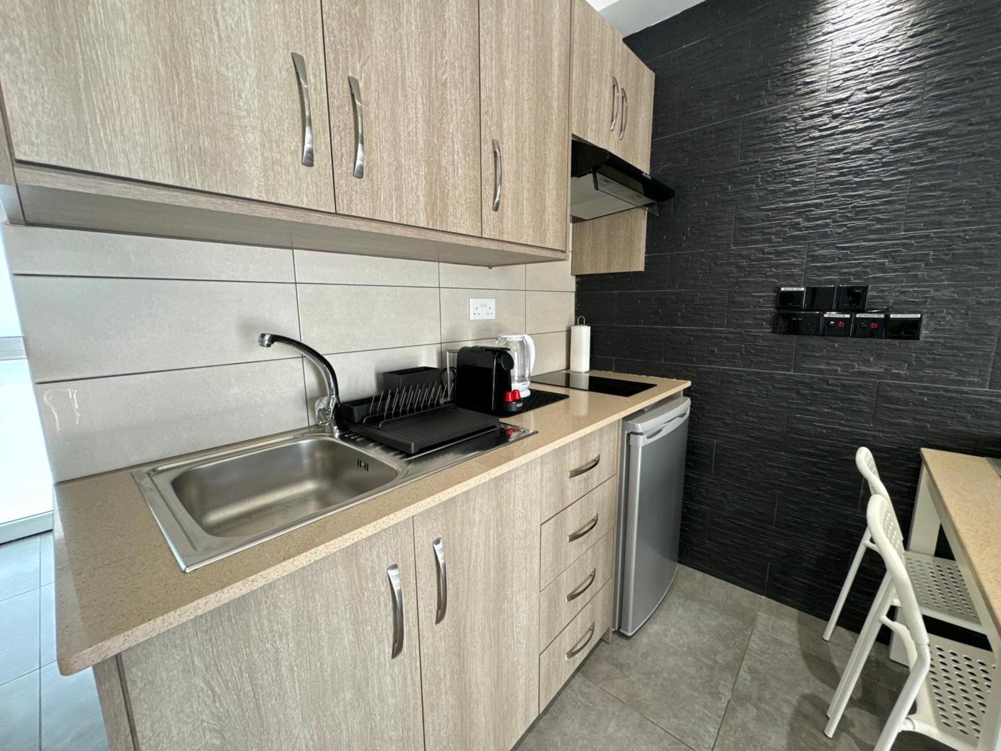Topikos Apartments Ayía Nápa Extérieur photo