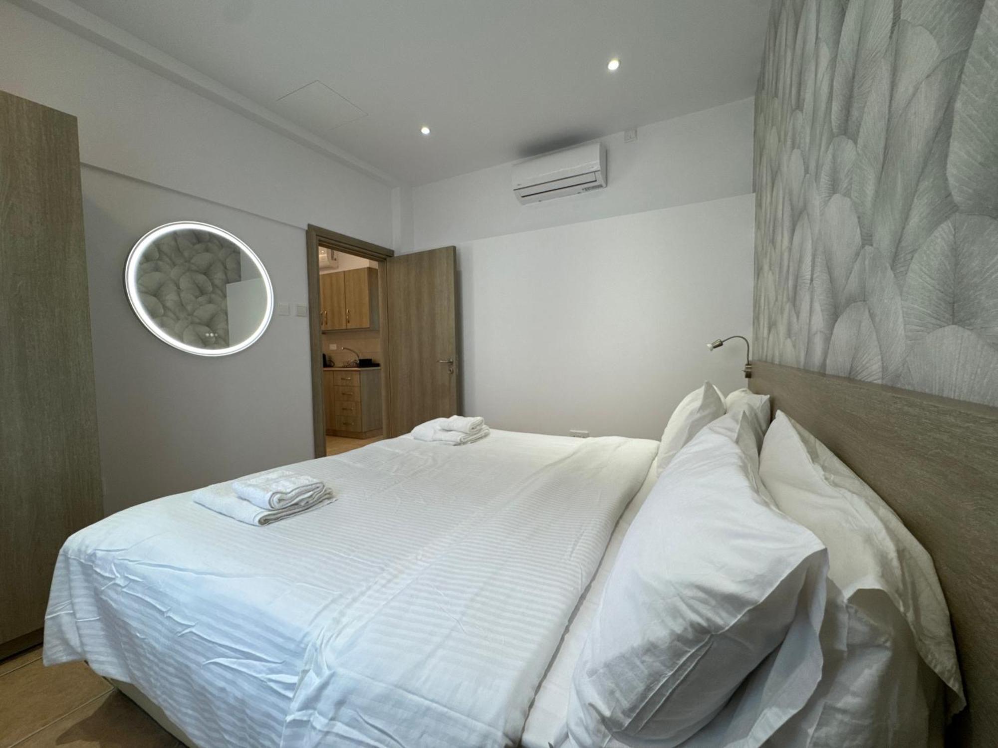 Topikos Apartments Ayía Nápa Extérieur photo